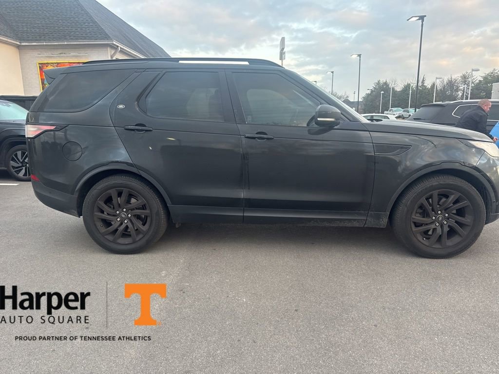 Used 2017 Land Rover Discovery HSE Luxury image 6