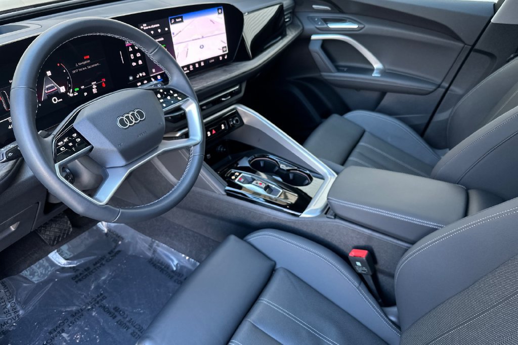 Used 2025 Audi Q5 Premium w/ Premium Plus AWD/4WD image 13