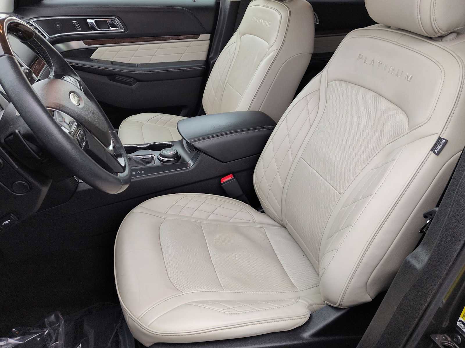 Used 2017 Ford Explorer Platinum image 17
