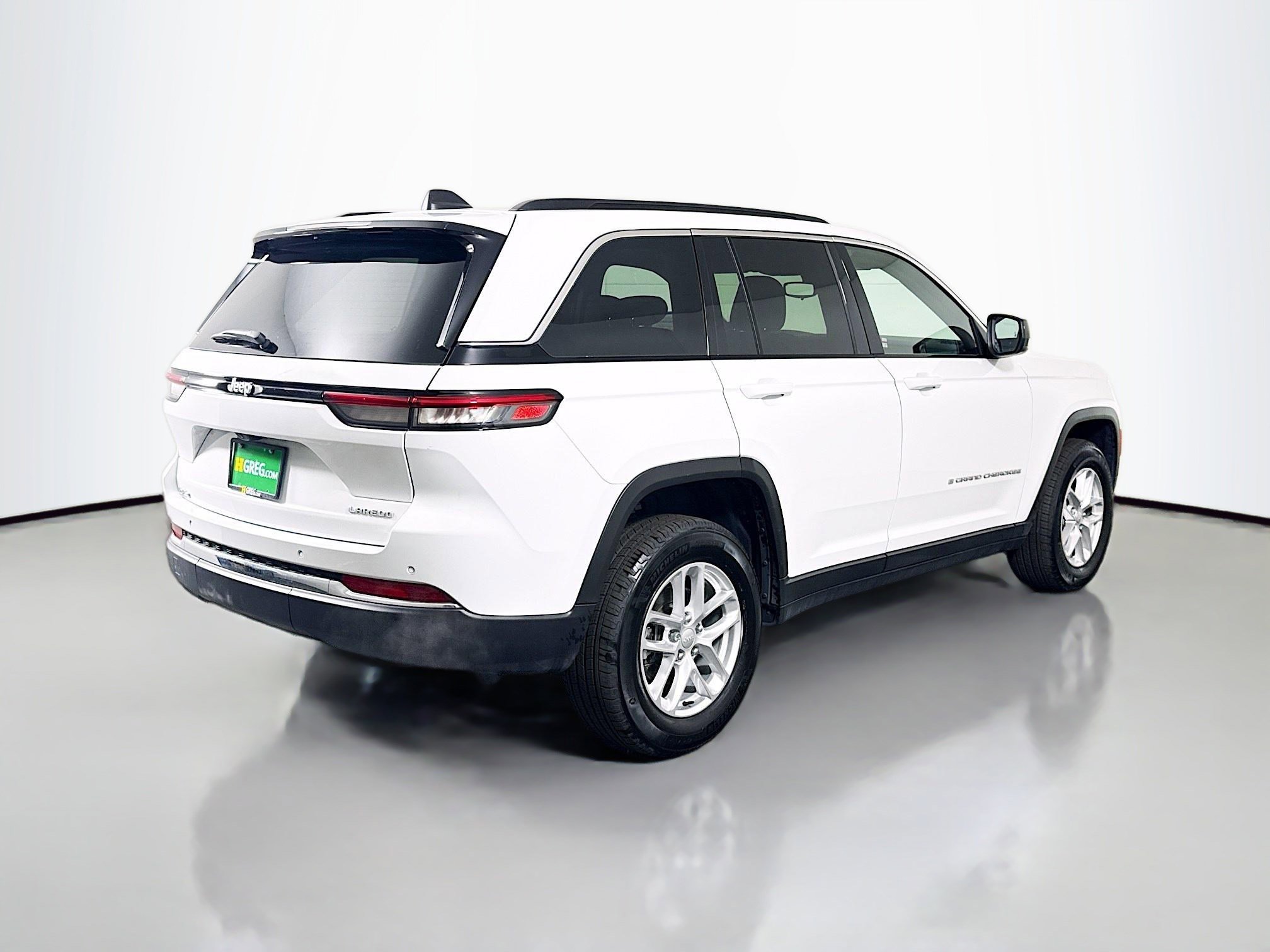 Used 2024 Jeep Grand Cherokee Laredo X image 10