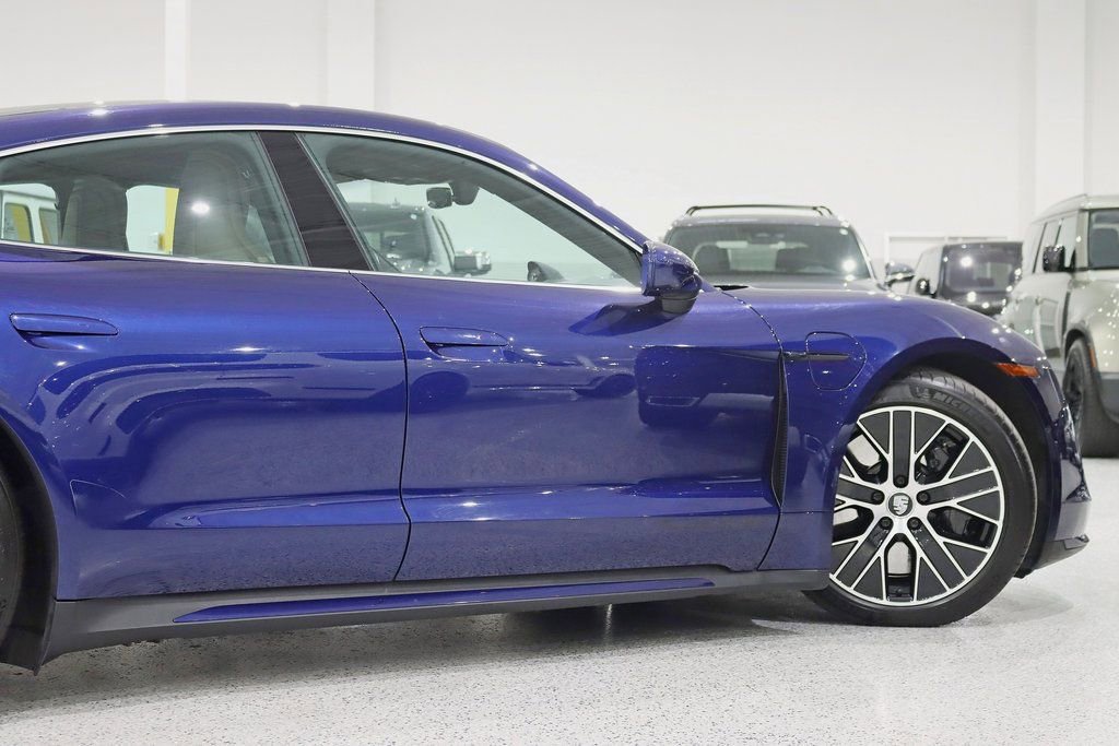 Used 2020 Porsche Taycan Turbo image 11