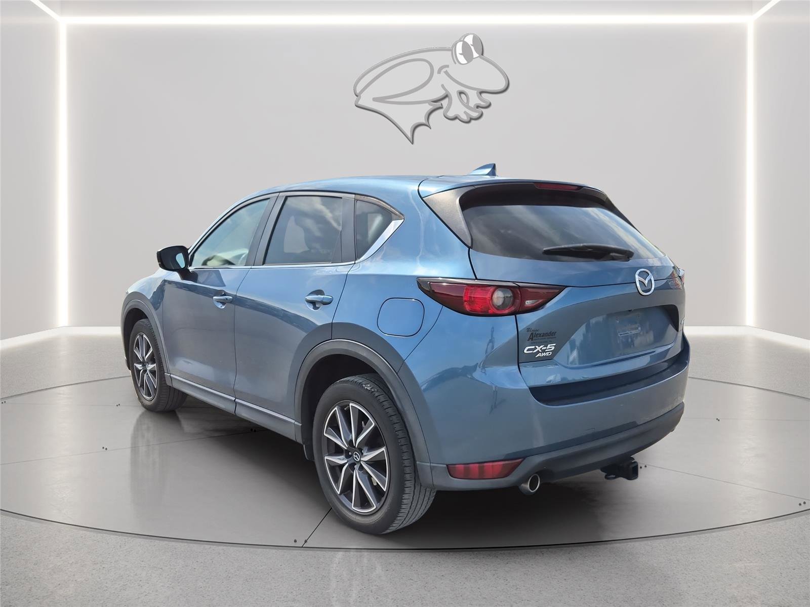 Used 2018 MAZDA CX-5 Touring w/ Preferred Equipment Package AWD/4WD image 3