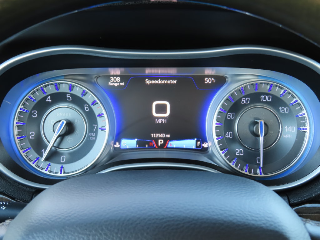 Used 2015 Chrysler 300 C RWD image 16