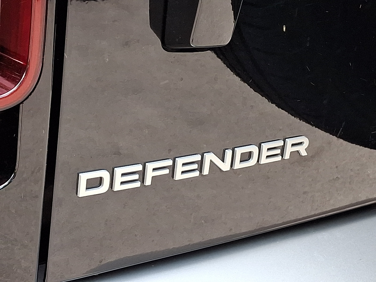 Used 2025 Land Rover Defender 110 S AWD/4WD image 30
