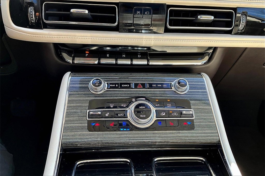 Used 2022 Lincoln Aviator Black Label w/ Dynamic Handling Package image 24