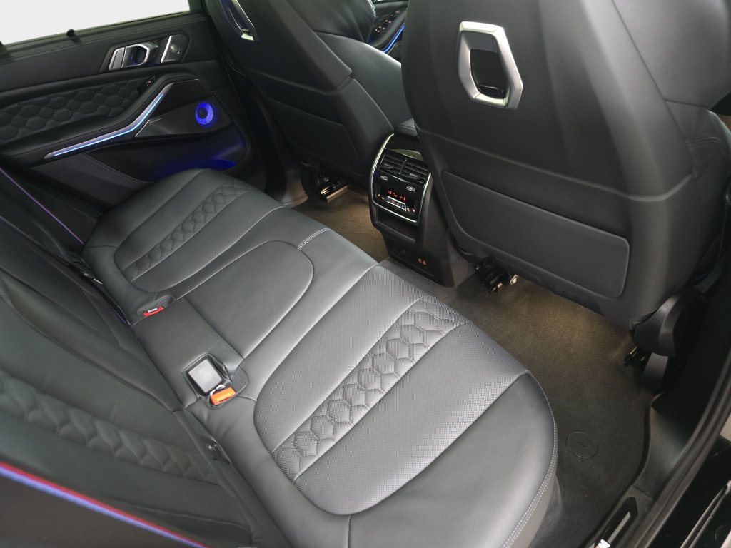 Used 2026 BMW X5 M Competition w/ Executive Package AWD/4WD image 16