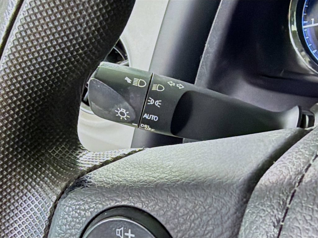 Used 2019 Toyota Corolla LE FWD image 18