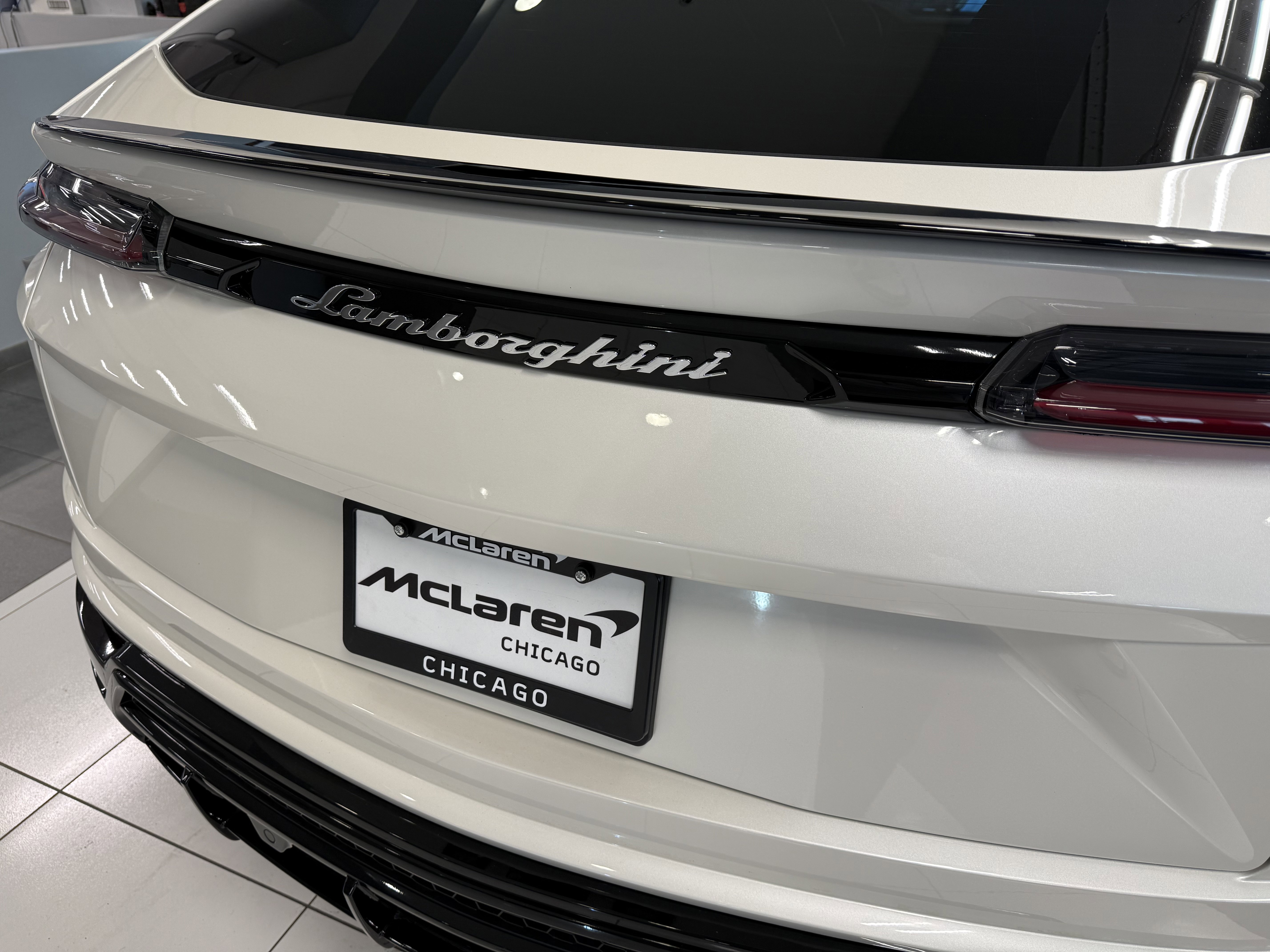 Used 2022 Lamborghini Urus image 3