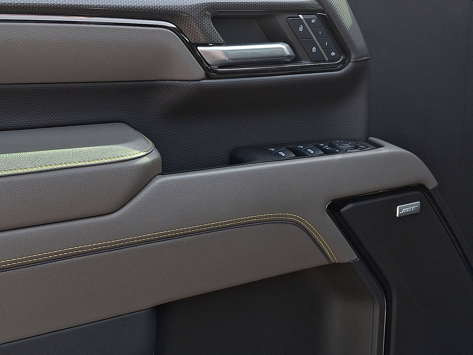 Used 2024 Chevrolet Silverado 2500 ZR2 w/ ZR2 Bison Edition image 12