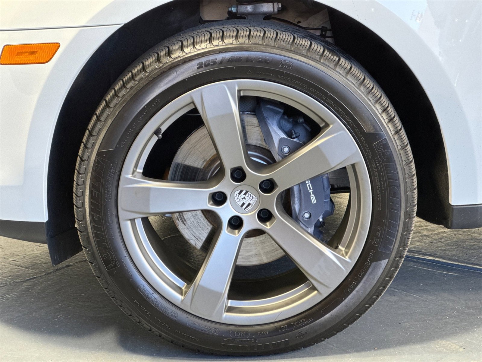 Used 2025 Porsche Macan image 32