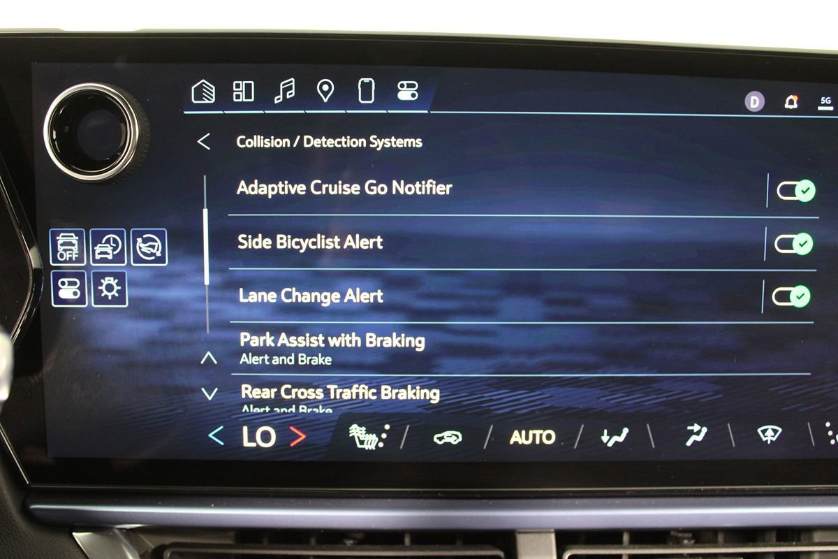 Used 2024 Chevrolet Equinox EV LT image 19