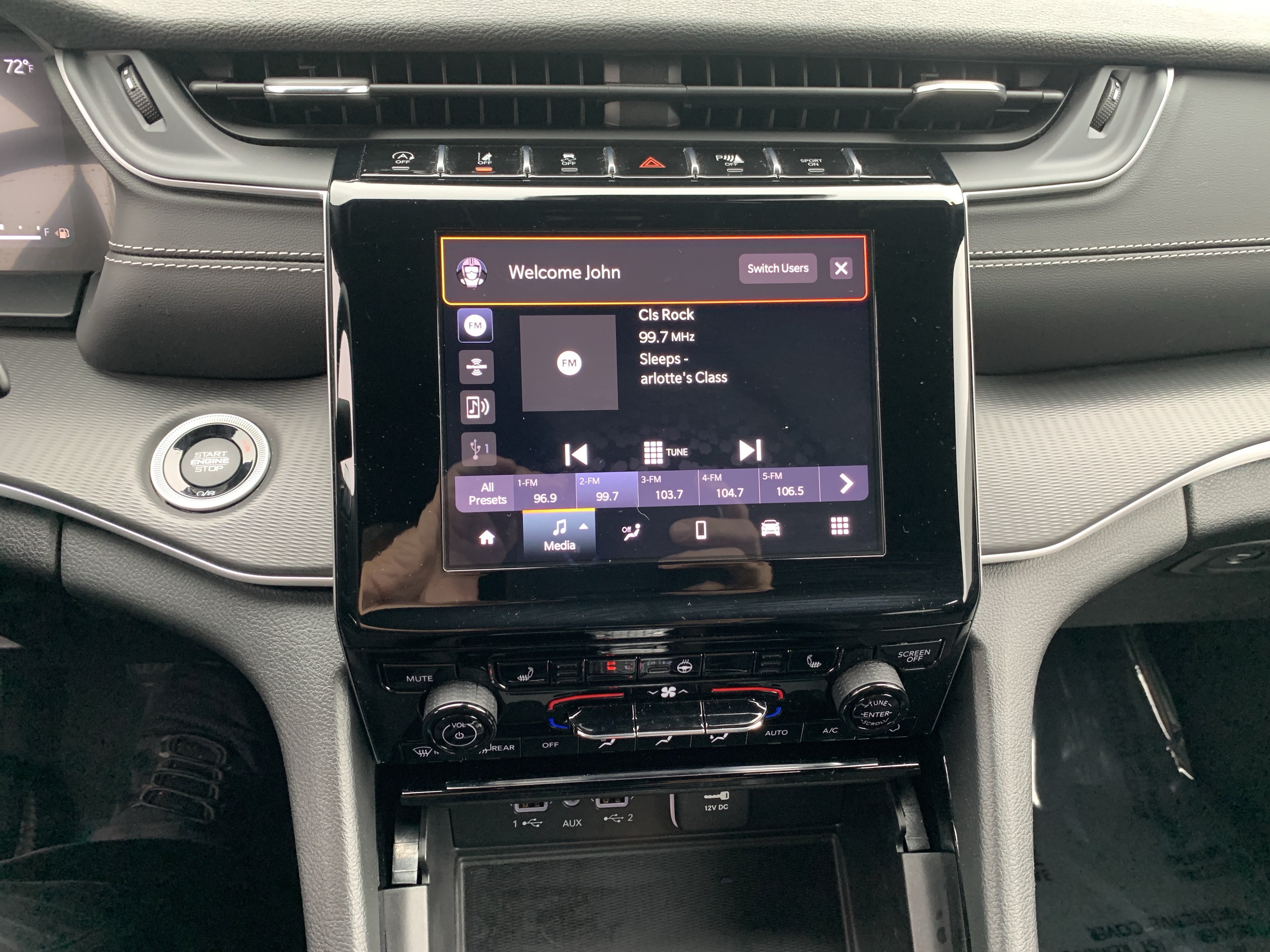 Used 2023 Jeep Grand Cherokee L Laredo AWD/4WD image 23
