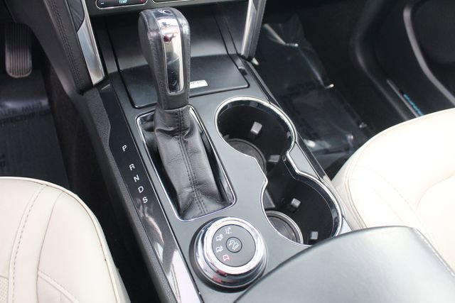 Used 2019 Ford Explorer Platinum image 15