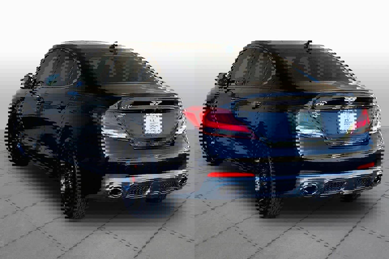 Used 2021 Genesis G70 3.3T w/ Sport Package image 12