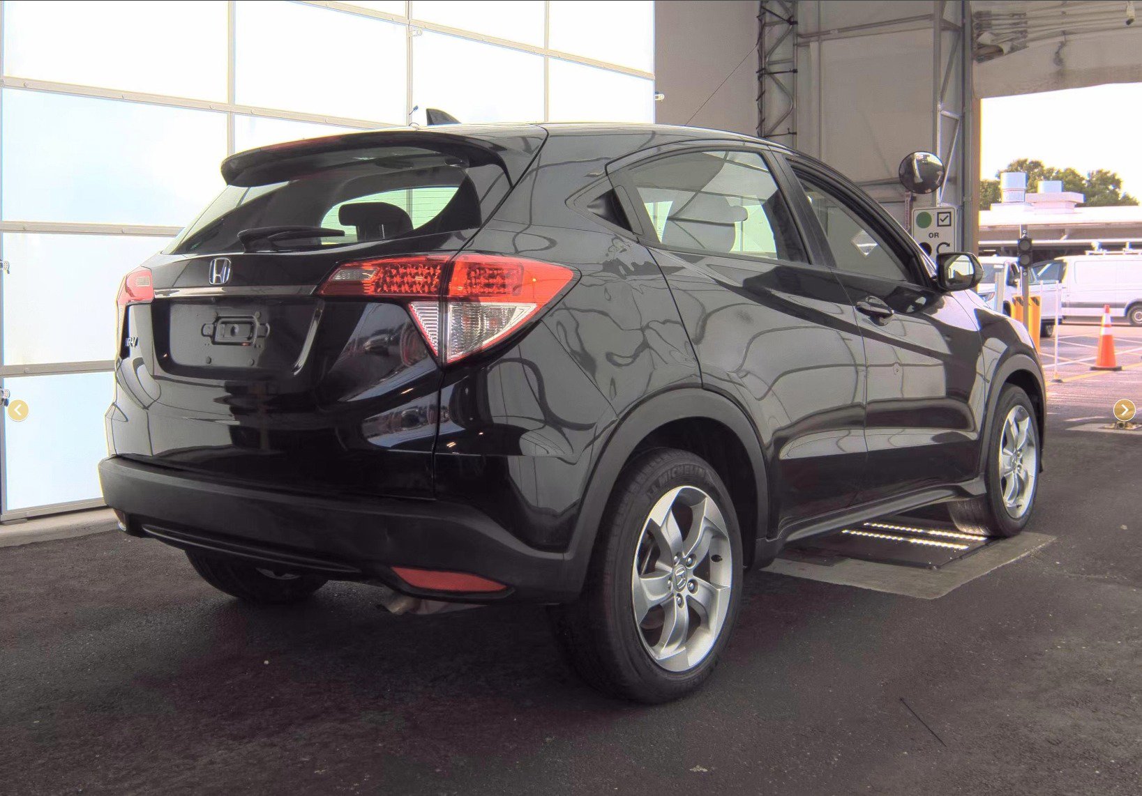 Used 2021 Honda HR-V LX image 4