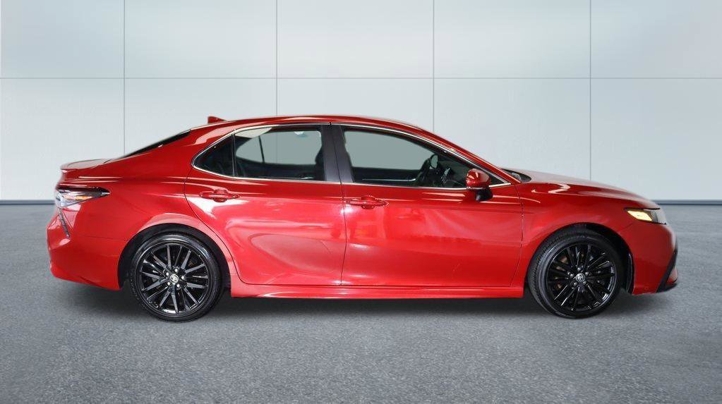 Used 2024 Toyota Camry SE w/ Cold Weather Package FWD image 8