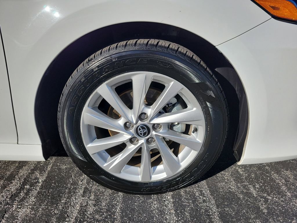 Used 2024 Toyota Camry LE FWD image 5