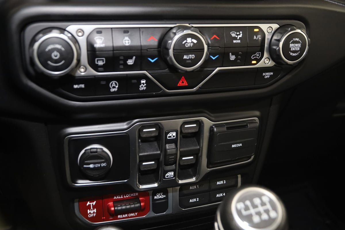 Used 2021 Jeep Gladiator Mojave w/ LED Lighting Group AWD/4WD image 27