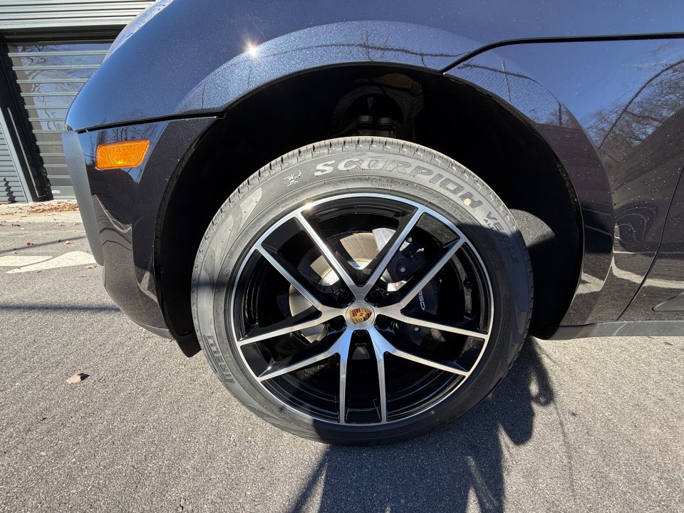 New 2026 Porsche Macan image 11