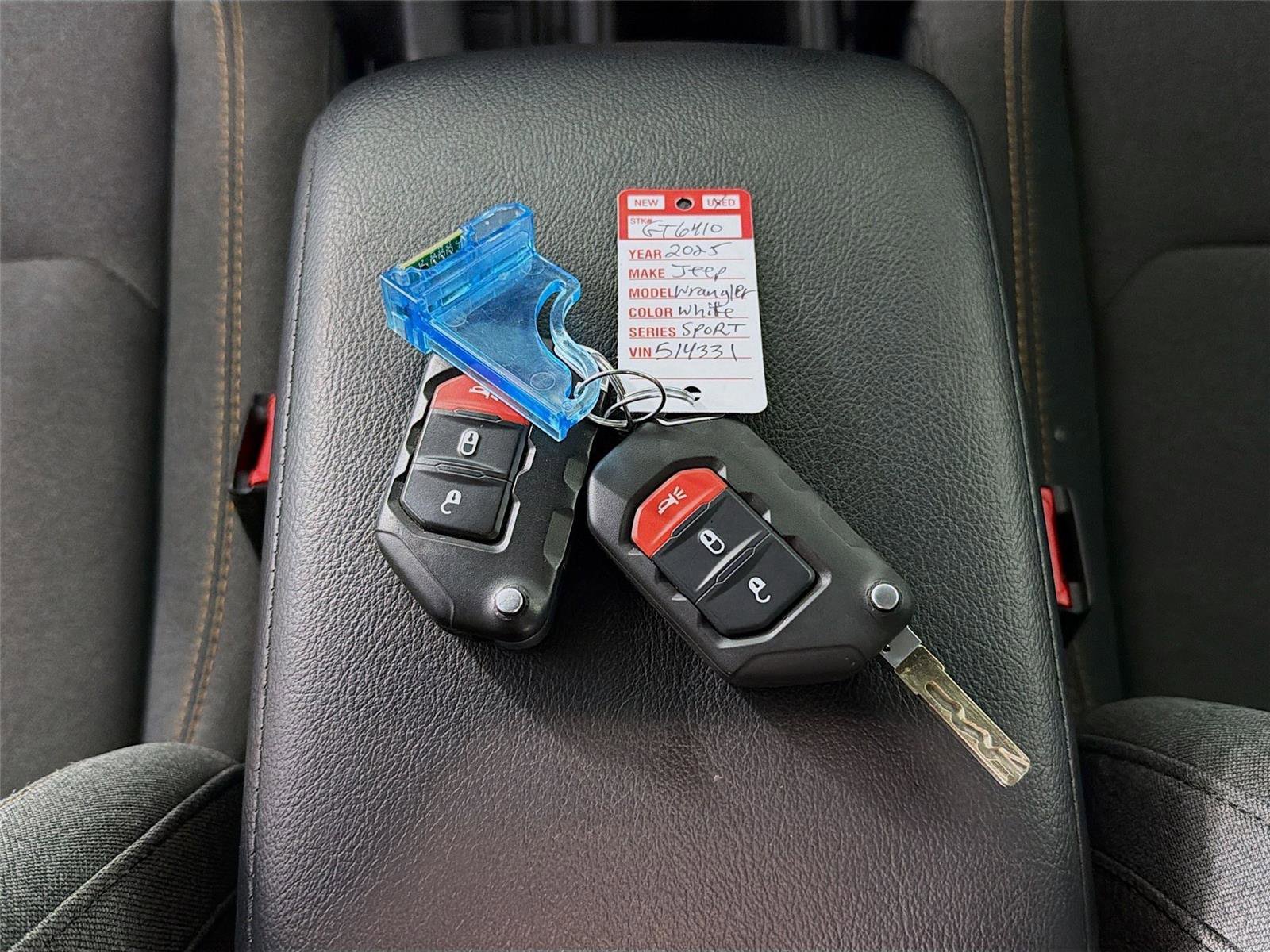 Used 2025 Jeep Wrangler Sport image 31