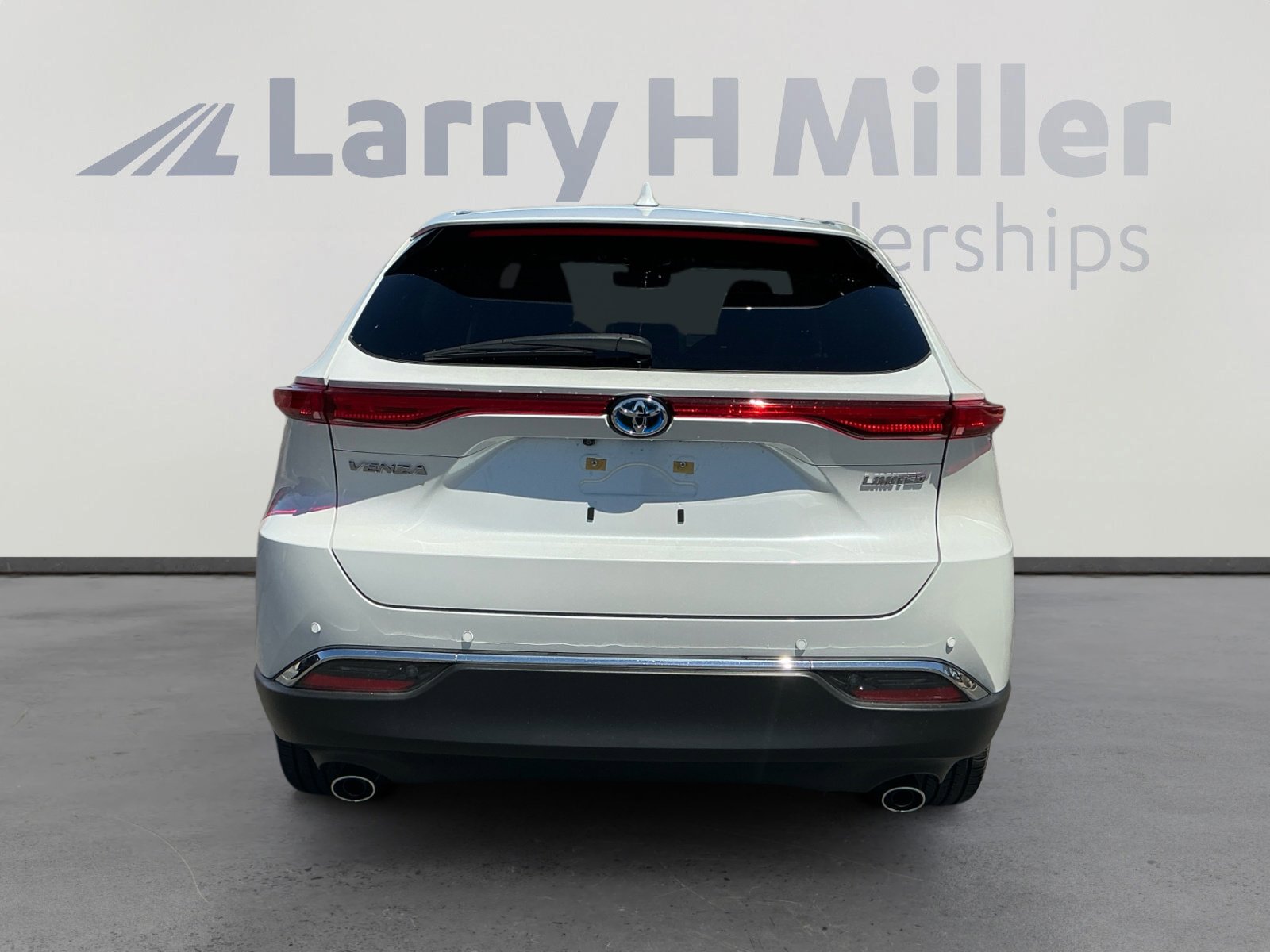 Certified 2023 Toyota Venza Limited AWD/4WD image 4