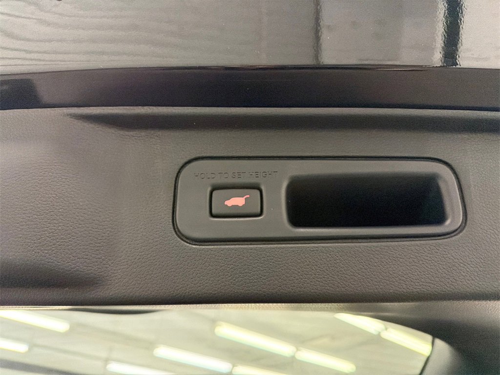 Used 2025 Honda Pilot Black Edition image 21