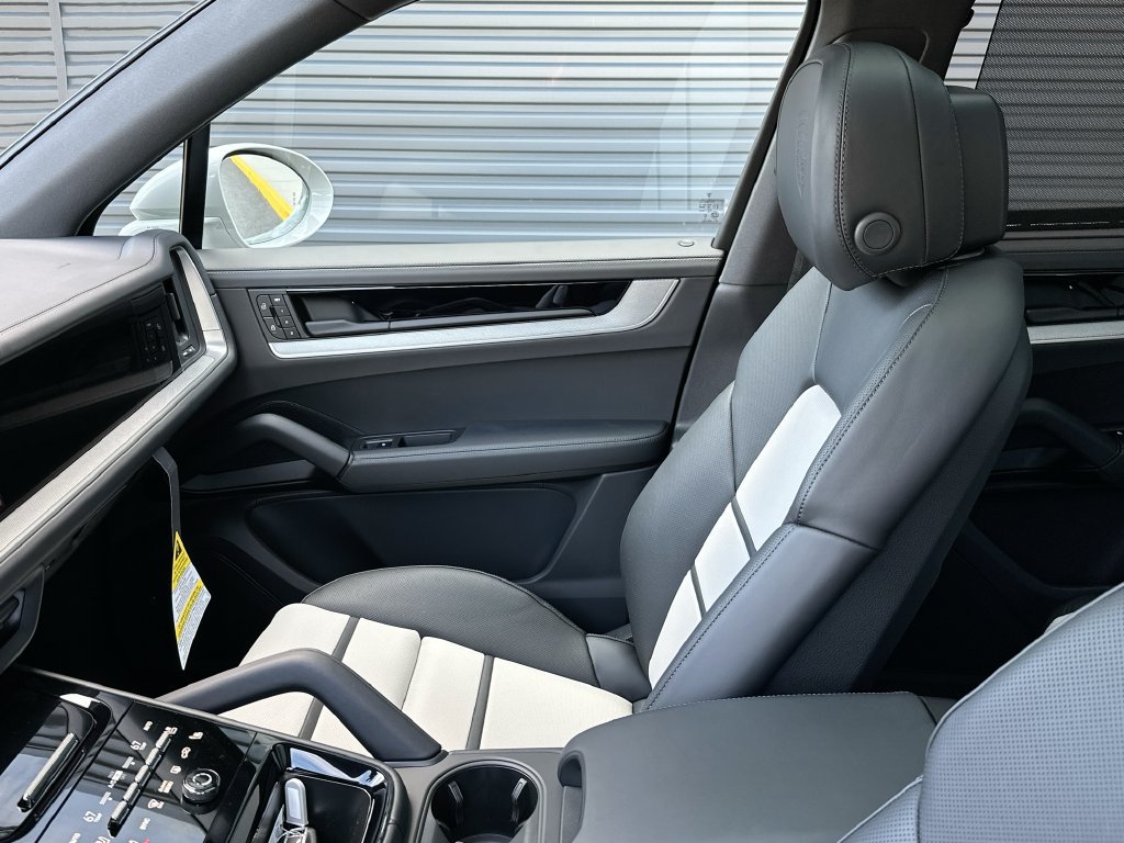 New 2027 Porsche Cayenne S AWD/4WD image 26