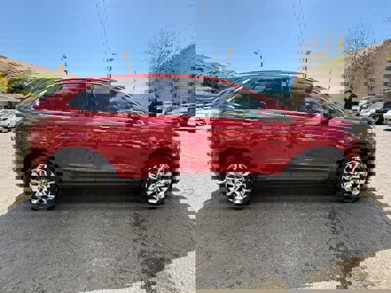 Used 2016 Ford Edge Titanium w/ Technology Package FWD image 4