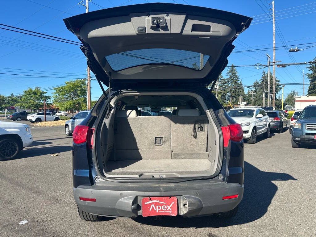 Used 2011 Chevrolet Traverse LT w/ LPO, 'HIT The Road' Package AWD/4WD image 8