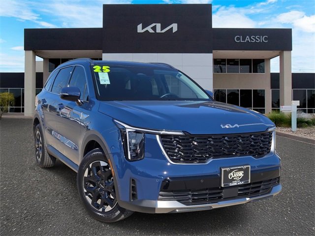 Certified 2025 Kia Sorento S w/ Panoramic Sunroof Package