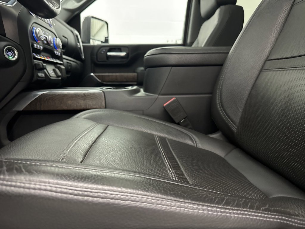 Used 2020 GMC Sierra 3500 Denali w/ Denali Ultimate Package image 31