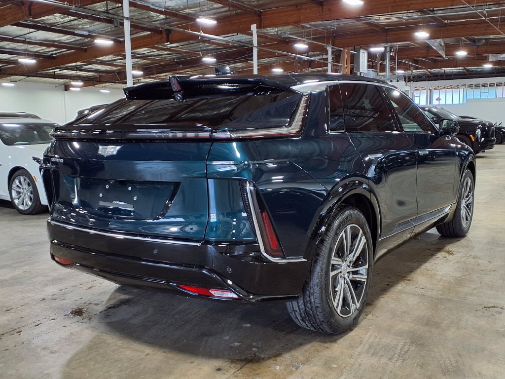 New 2027 Cadillac Lyriq Luxury RWD image 7