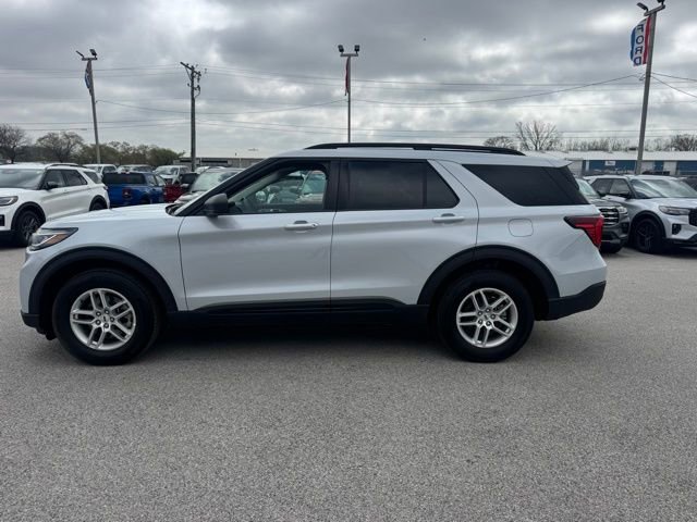 Used 2026 Ford Explorer Active AWD/4WD image 2