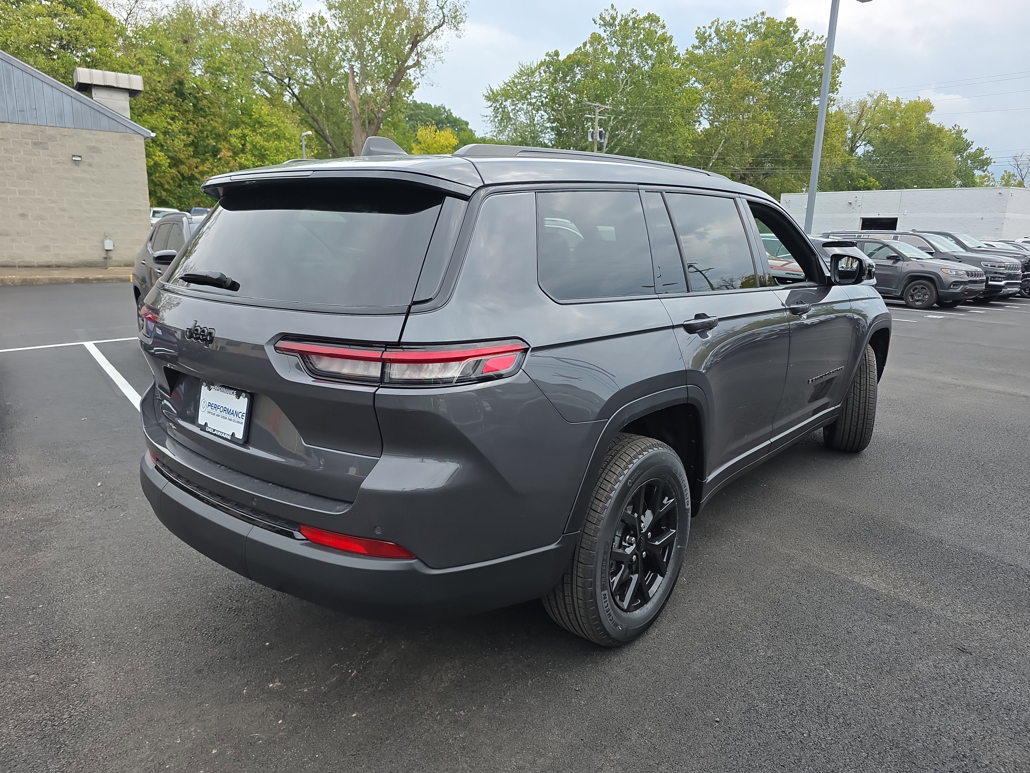 New 2025 Jeep Grand Cherokee L Altitude image 23