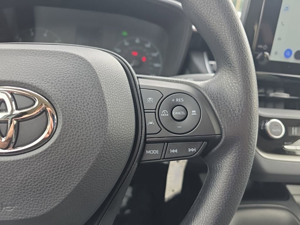 Certified 2025 Toyota Corolla LE image 25