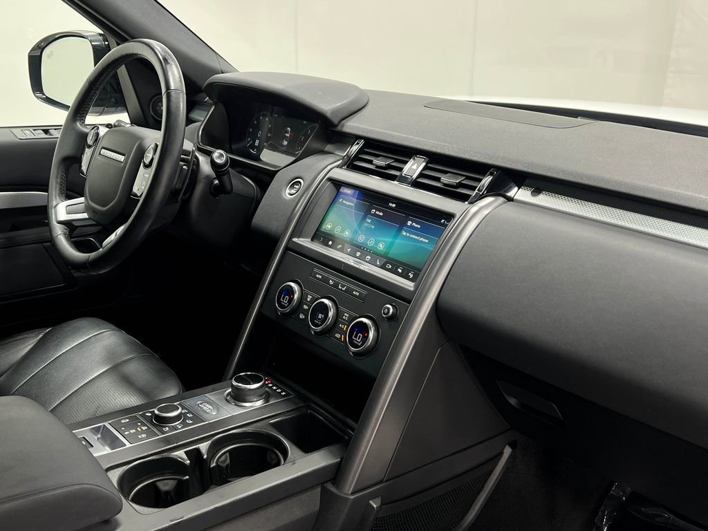 Used 2020 Land Rover Discovery Landmark image 22