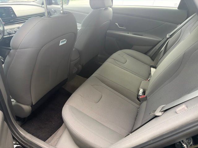 Used 2024 Hyundai Elantra SE FWD image 11
