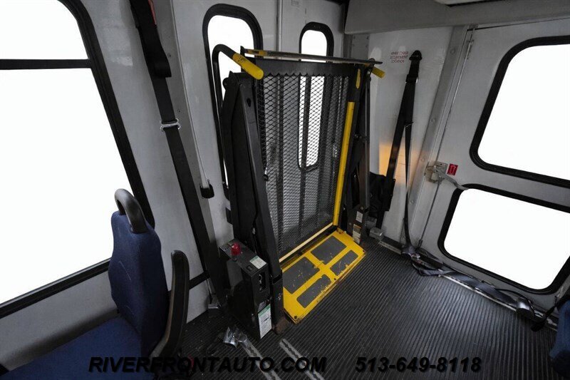 Used 2013 Chevrolet Express 4500 w/ Shuttle Bus Package RWD image 3
