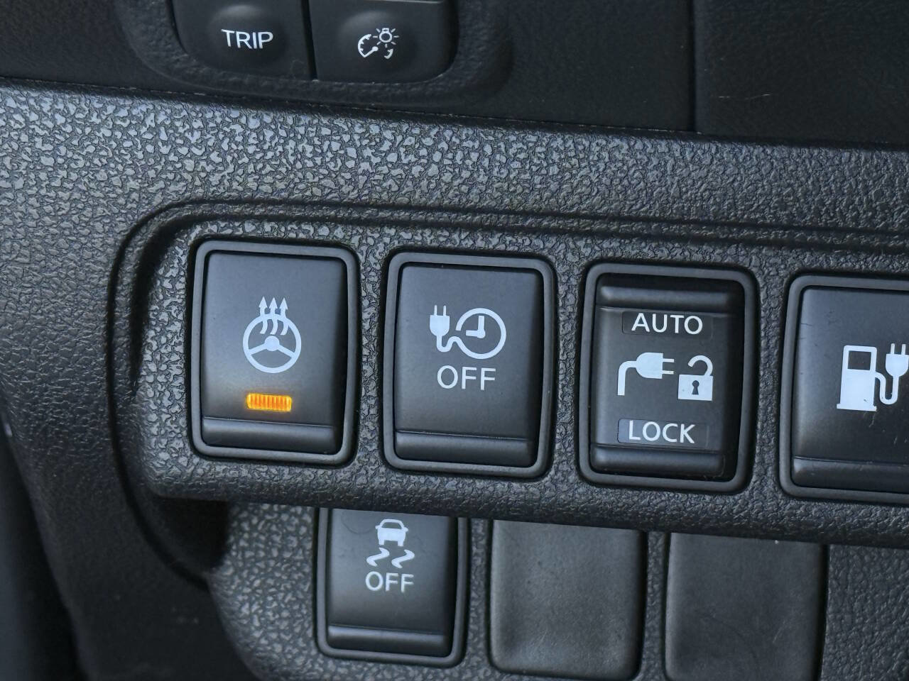 Used 2017 Nissan Leaf SV image 15