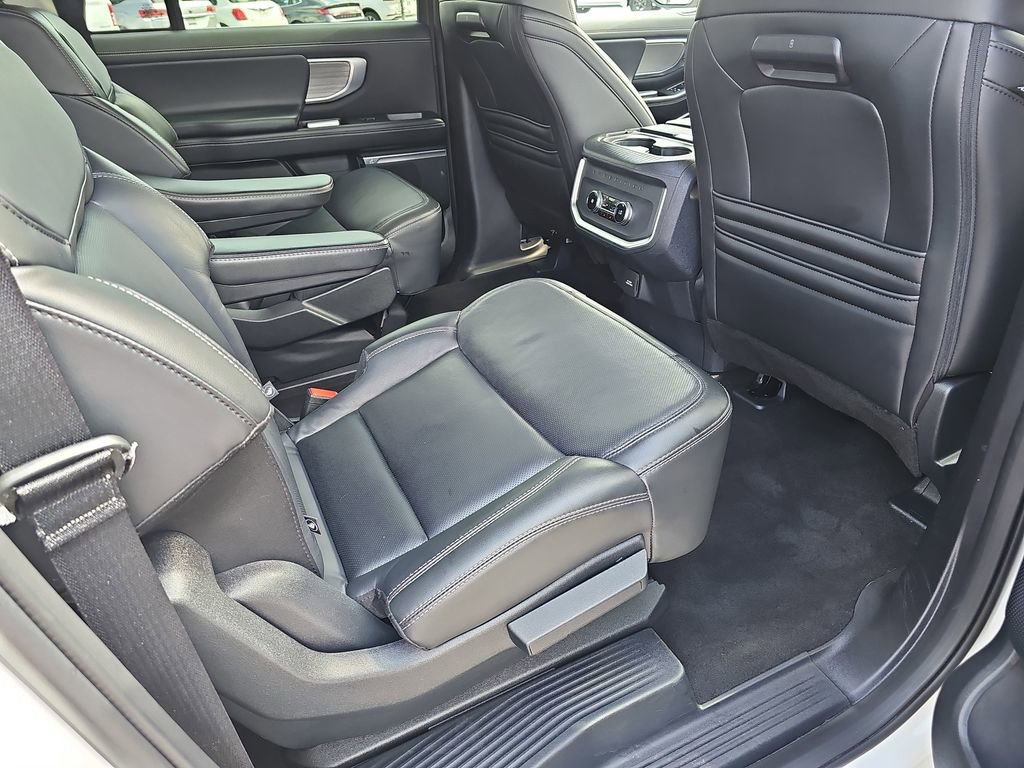 Used 2025 Ford Expedition Max Platinum image 14