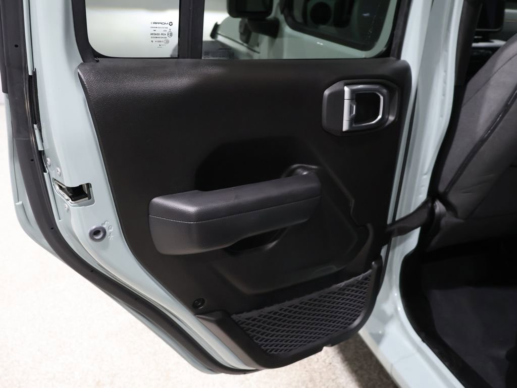 Used 2024 Jeep Wrangler Unlimited w/ Convenience Group image 19