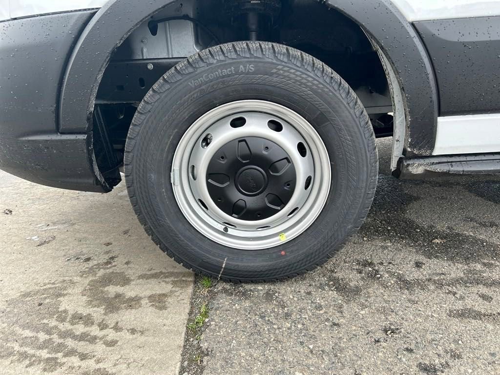New 2024 Ford Transit 150 Low Roof image 27
