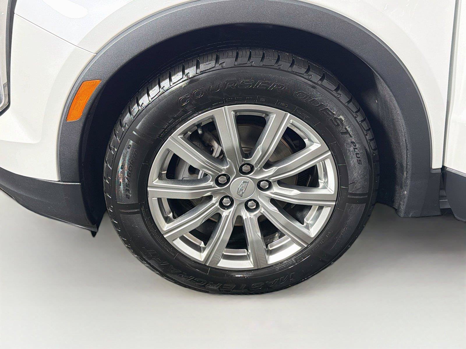 Used 2022 Cadillac XT4 Premium Luxury w/ Driver Assist Package AWD/4WD image 33