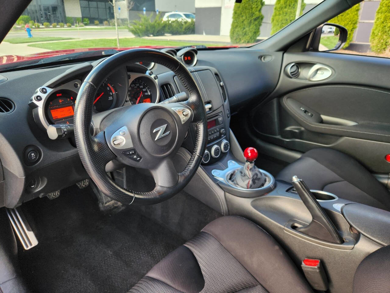 Used 2018 Nissan 370Z Coupe image 14