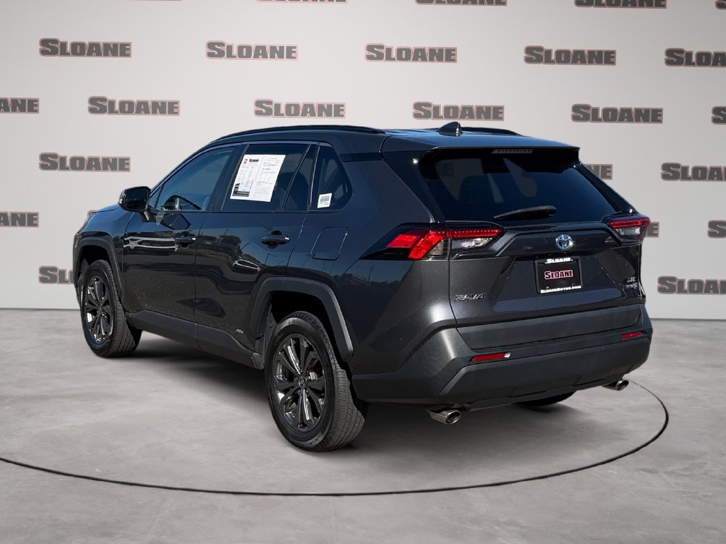 Used 2022 Toyota RAV4 XLE Premium AWD/4WD image 3