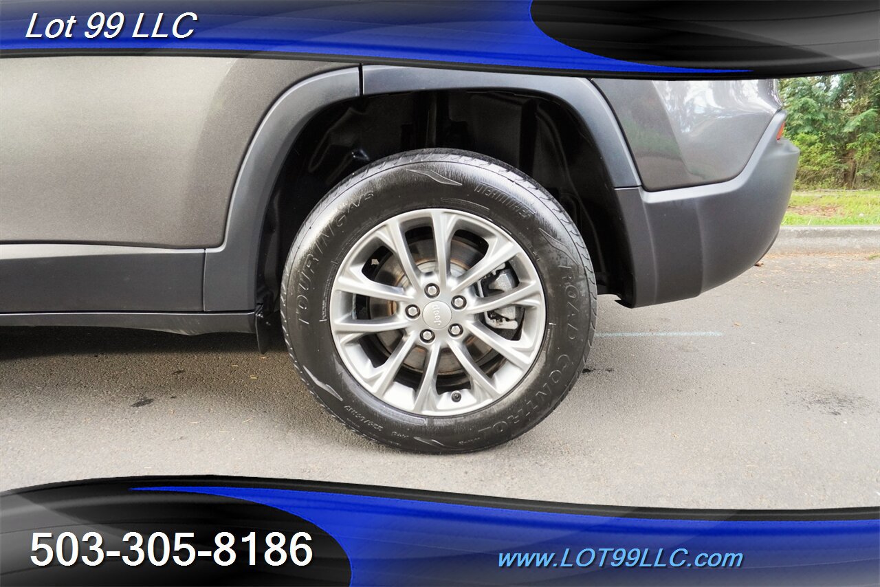 Used 2019 Jeep Cherokee Latitude Plus w/ Cold Weather Group AWD/4WD image 35