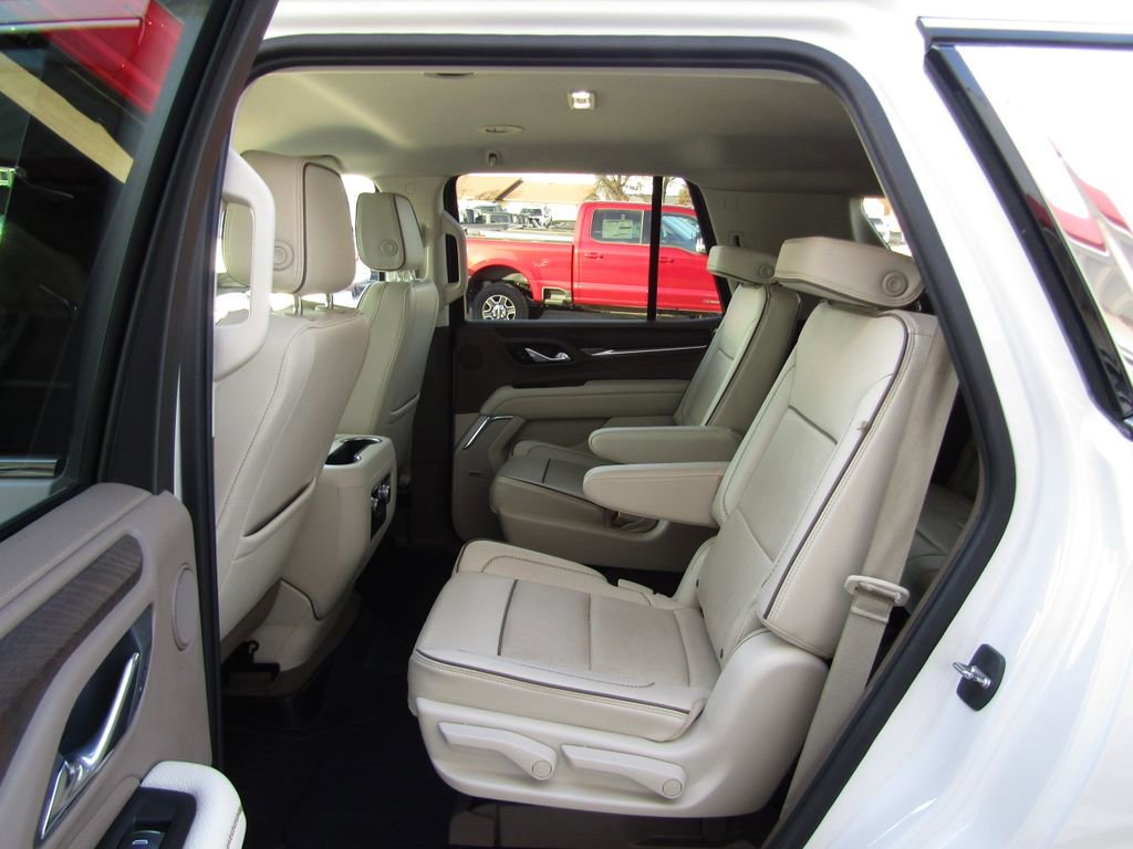 Used 2023 GMC Yukon Denali image 39