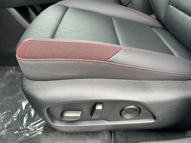 New 2027 Chevrolet Equinox RS w/ Convenience Package III AWD/4WD image 9