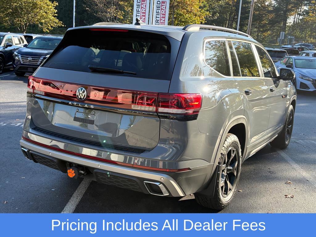 Used 2025 Volkswagen Atlas Peak Edition SE AWD/4WD image 6