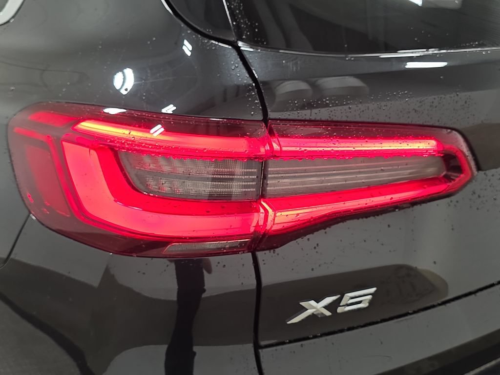 Used 2019 BMW X5 xDrive40i w/ Premium Package AWD/4WD image 29